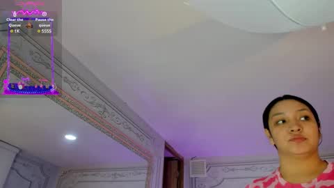 Snapshot of stephania_diamond chatting on February 14, 2:28 am online show from February 14, 2:28 am