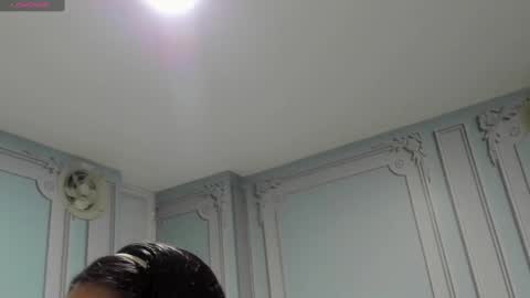 Snapshot of stephania_diamond chatting on January 3, 2:10 am online show from January 3, 2:10 am