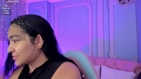 Snapshot of stephania_diamond chatting on January 15, 2:17 am online show from January 15, 2:17 am