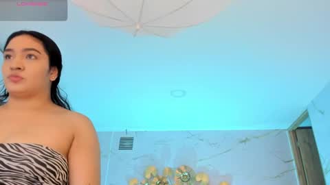 Snapshot of stephania_diamond chatting on March 7, 2:15 am online show from March 7, 2:15 am