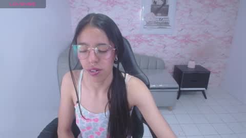 Stephania online show from December 17, 4:01 am