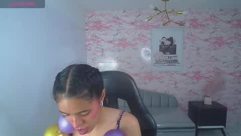 Stephania online show from December 3, 3:40 am