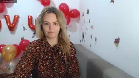 Stephanie   online show from February 17, 11:20 am