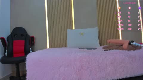 Snapshot of stephany_summer chatting on October 1, 12:32 pm Stephany online show from October 1, 12:32 pm