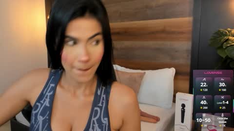 S T E P H A N Y A online show from December 1, 7:05 pm