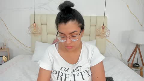 Snapshot of stephanysc chatting on December 9, 9:58 pm Stefanny online show from December 9, 9:58 pm