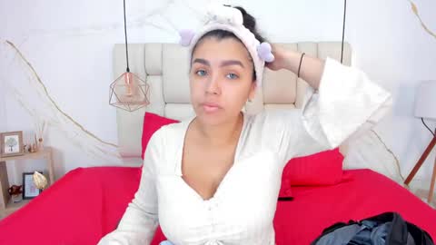 Snapshot of stephanysc chatting on December 6, 9:56 pm Stefanny online show from December 6, 9:56 pm
