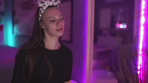 stephie0404 online show from December 15, 1:57 am