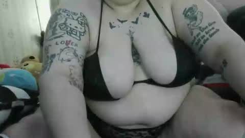 stonedbbw01 online show from November 19, 10:37 am