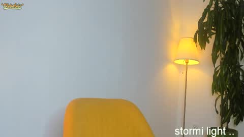 Snapshot of stormi_light chatting on September 14, 8:18 pm Stormi online show from September 14, 8:18 pm