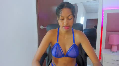 Sweety Stormi  online show from January 14, 1:28 pm