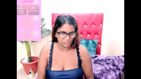 strawberry_lipz online show from September 18, 6:34 am