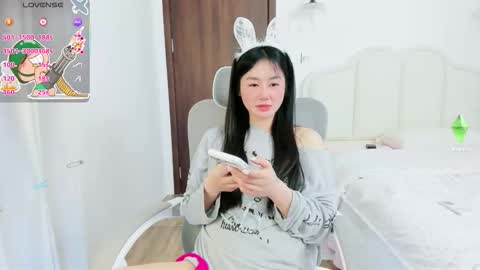 strawberry_loveee online show from February 10, 4:54 pm