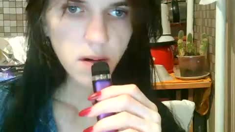 Snapshot of strawberry_storm chatting on October 19, 12:23 am Strawberry Storm online show from October 19, 12:23 am