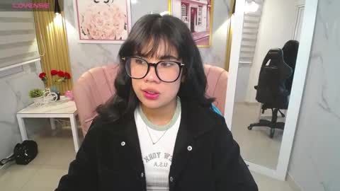 strawkiss_a online show from September 22, 8:29 pm