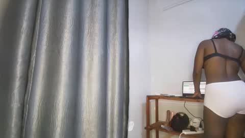 streetlioness online show from September 18, 7:23 pm