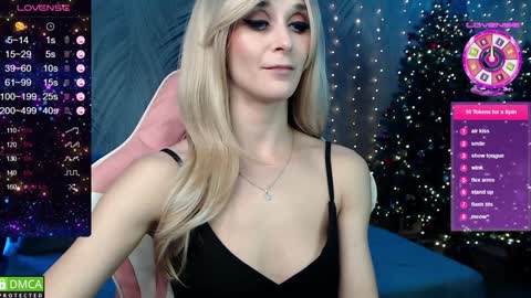 Snapshot of strongalice chatting on December 16, 10:13 pm The best athletic body on the site online show from December 16, 10:13 pm