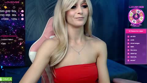 Snapshot of strongalice chatting on December 2, 10:43 pm The best athletic body on the site online show from December 2, 10:43 pm