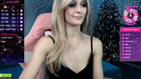 Snapshot of strongalice chatting on January 6, 10:15 pm The best athletic body on the site online show from January 6, 10:15 pm