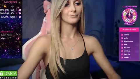 Snapshot of strongalice chatting on September 29, 10:37 pm The best athletic body on the site online show from September 29, 10:37 pm