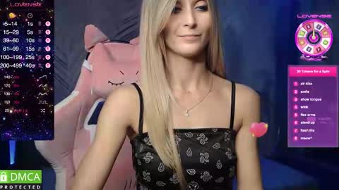 Snapshot of strongalice chatting on October 6, 10:36 pm The best athletic body on the site online show from October 6, 10:36 pm