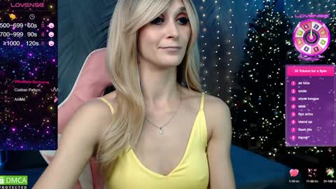 Snapshot of strongalice chatting on December 13, 10:23 pm The best athletic body on the site online show from December 13, 10:23 pm