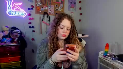 Strwbby online show from February 11, 5:09 am