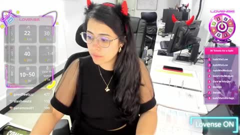 Snapshot of studcb_ chatting on October 2, 12:37 am studcb_ online show from October 2, 12:37 am