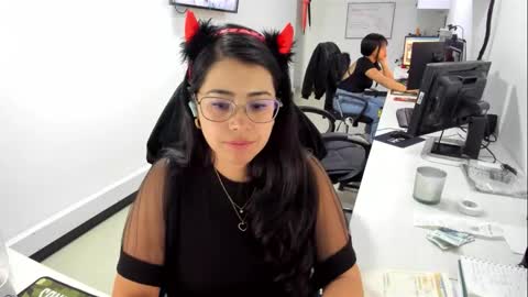 Snapshot of studcb_ chatting on October 17, 10:57 pm studcb_ online show from October 17, 10:57 pm