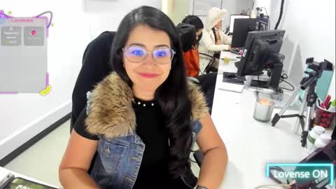 Snapshot of studcb_ chatting on October 14, 8:33 pm studcb_ online show from October 14, 8:33 pm