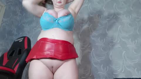 Snapshot of stunningboobs chatting on November 2, 7:45 am Natasha online show from November 2, 7:45 am