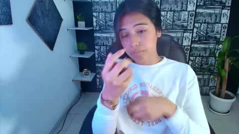 sub_scarlett_ online show from November 17, 11:33 am