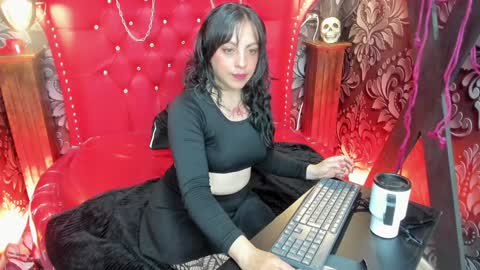 Yunna online show from December 18, 12:40 pm