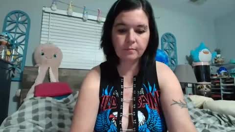 succubus1982 online show from May 3, 12:58 am