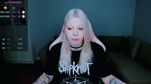 Snapshot of succubus_leslie chatting on December 5, 10:12 am succubus_leslie online show from December 5, 10:12 am