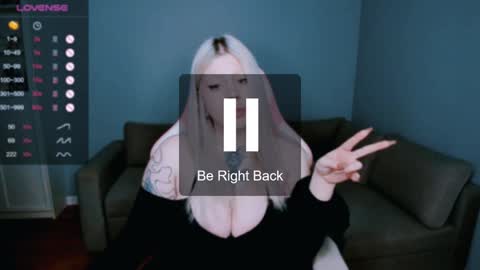 Snapshot of succubus_leslie chatting on January 1, 4:39 am succubus_leslie online show from January 1, 4:39 am