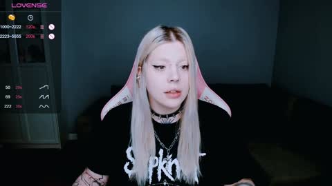 Snapshot of succubus_leslie chatting on January 20, 12:28 pm succubus_leslie online show from January 20, 12:28 pm