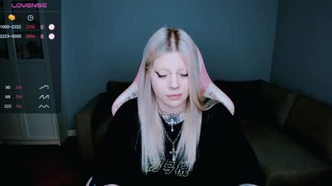 Snapshot of succubus_leslie chatting on January 15, 2:13 pm succubus_leslie online show from January 15, 2:13 pm