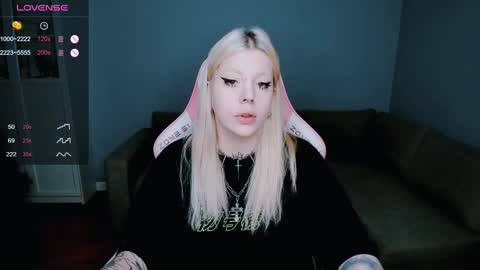 Snapshot of succubus_leslie chatting on December 24, 12:22 pm succubus_leslie online show from December 24, 12:22 pm