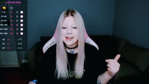 Snapshot of succubus_leslie chatting on March 3, 9:27 am succubus_leslie online show from March 3, 9:27 am