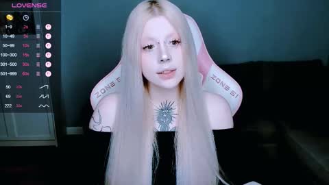 Snapshot of succubus_leslie chatting on September 11, 10:32 pm succubus_leslie online show from September 11, 10:32 pm