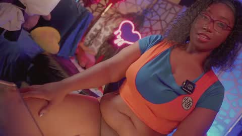 Snapshot of succubus_rosemilk chatting on October 13, 2:58 am Succubus RoseMilk online show from October 13, 2:58 am