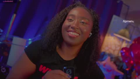 Snapshot of succubus_rosemilk chatting on October 2, 11:10 pm Succubus RoseMilk online show from October 2, 11:10 pm