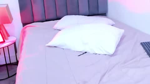 Snapshot of succubusdolly chatting on October 4, 12:38 am Luna online show from October 4, 12:38 am