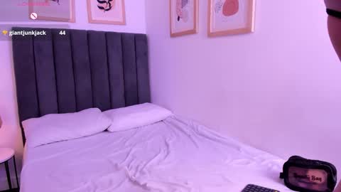 Snapshot of succubusdolly chatting on September 21, 8:29 pm Luna online show from September 21, 8:29 pm