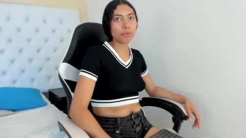 sue_stark online show from May 23, 3:38 am