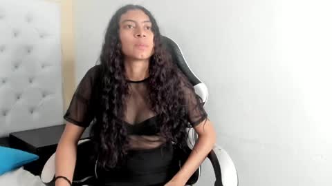 sue_stark online show from May 19, 1:56 am
