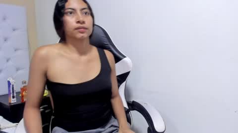 sue_stark online show from May 22, 3:37 am