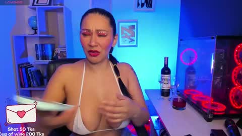 Andrea online show from February 14, 5:46 pm
