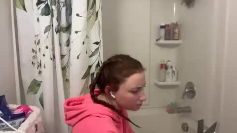 Snapshot of suerrab3304 chatting on October 18, 5:10 am suerrab3304 online show from October 18, 5:10 am